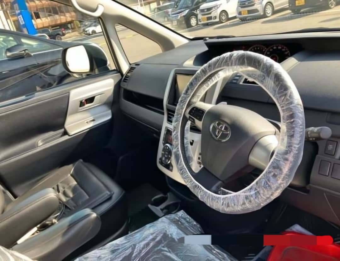 2011/2 TOYOTA NOAH SI